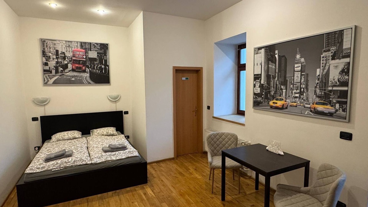 Rohansky ostrov Apartment | Studio - Sleeps 2 -Smoking on balcony - Pets -Wifi
