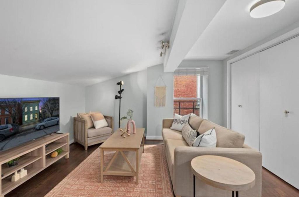 Cincinnati Apartment | Studio steps to Soccer and OTR and Downtown