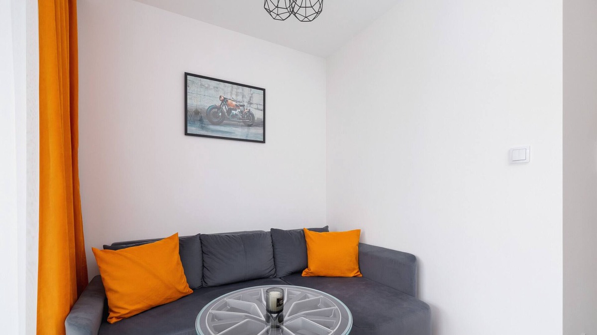 Katowice Apartment | Studio Strzelecka | 4 Guests | Parking | Balcony