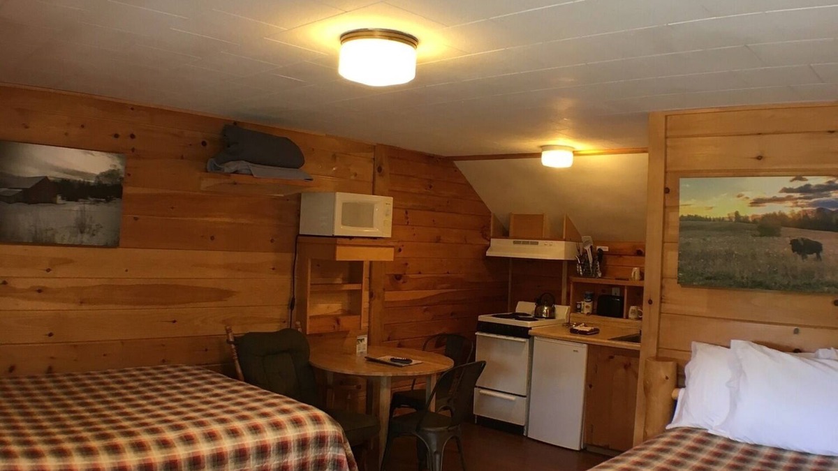 Stratton Apartment | Studio Suite 1 with full kitchen