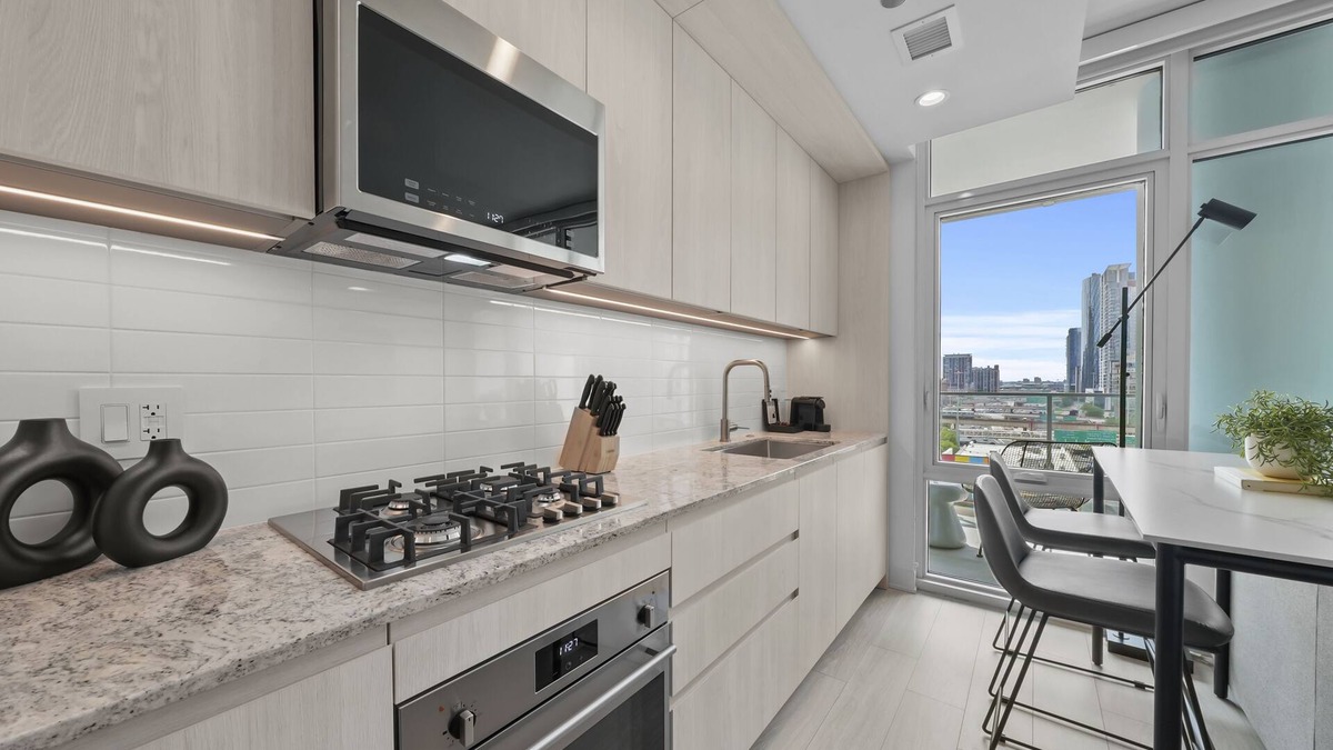Steveston Apartment | Studio Suite in Charming Steveston Village