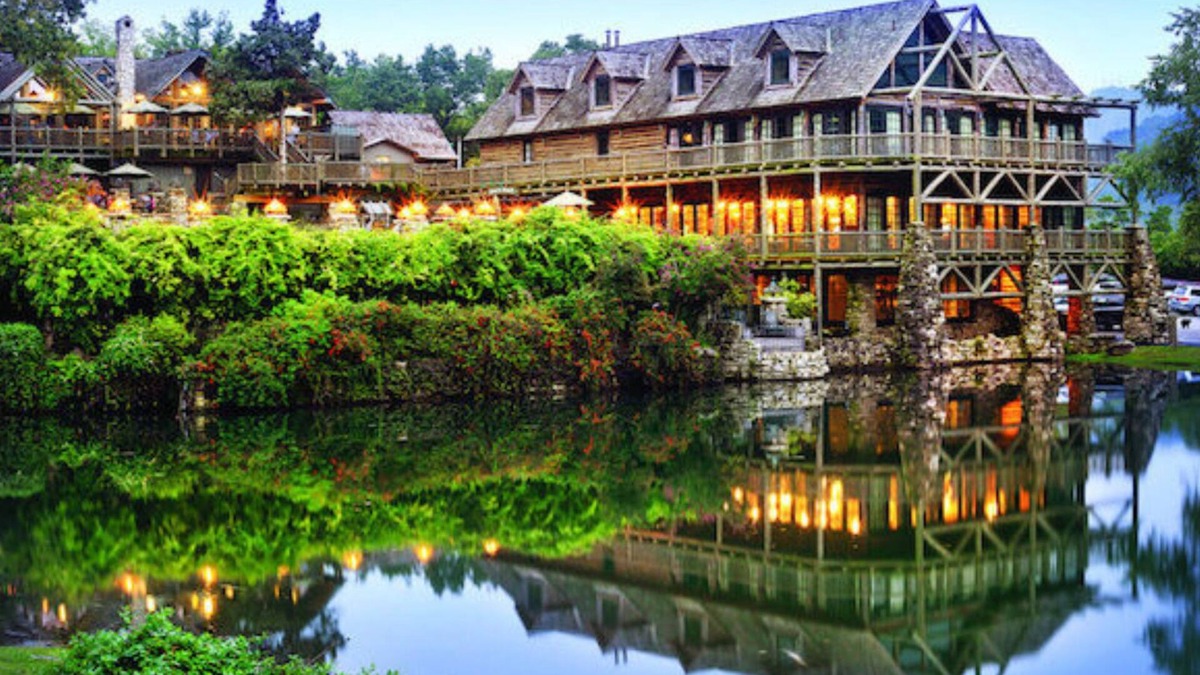 Big Cedars Apartment | Studio Suite, Sleeps 4, at Big Cedar Wilderness Club in Branson, MO!