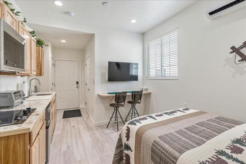 North Ogden House | Studio Unit Shared Hot Tub & Fully Fenced Yard