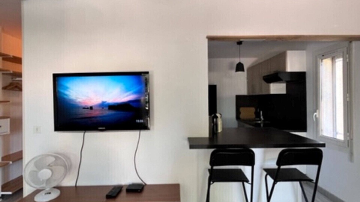 Martigues Apartment | Studio Voltaire downtown Martigues