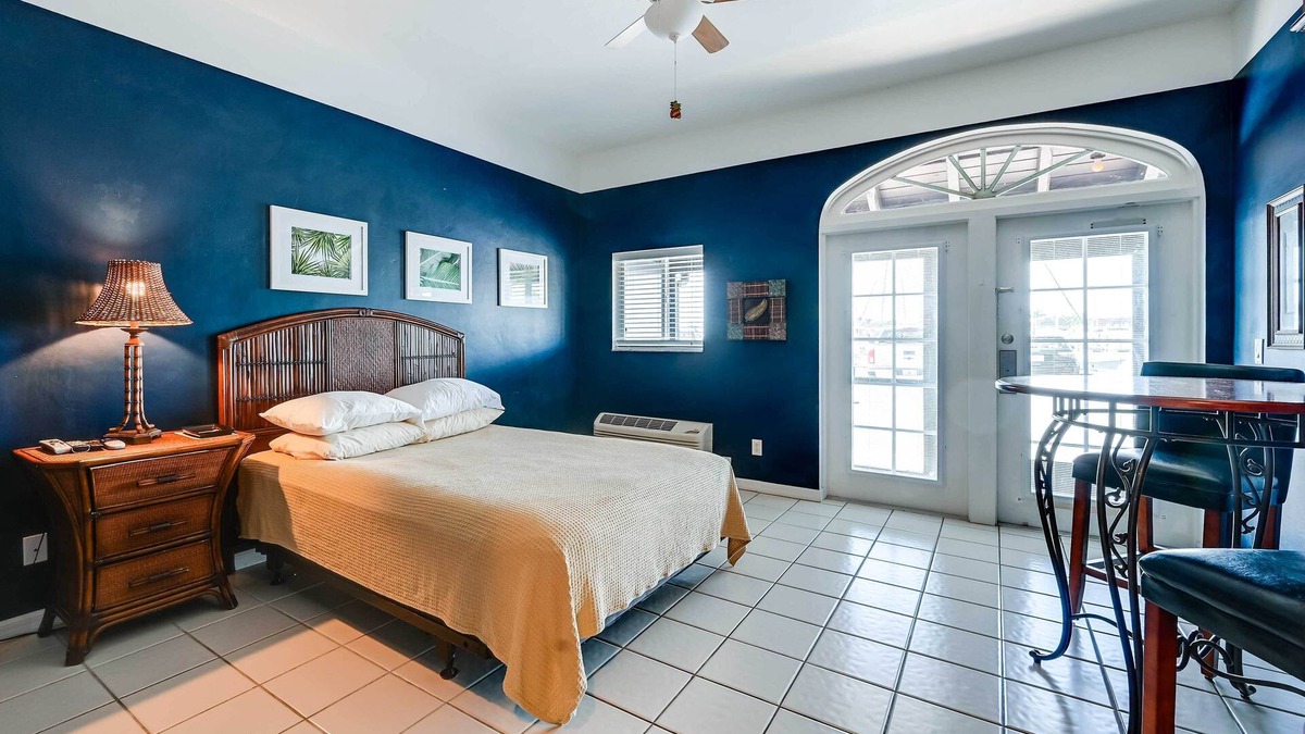 Naples Condo | Studio w/Marina Views: 15 Mi To Everglades!