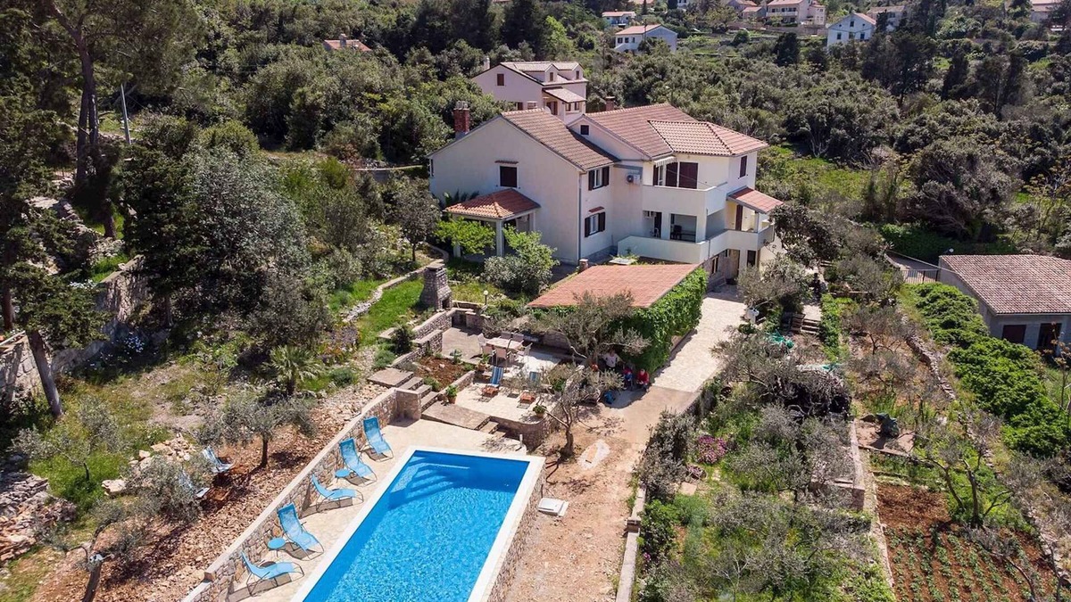 Veli Losinj Apartment | Studio with balcony and air conditioning