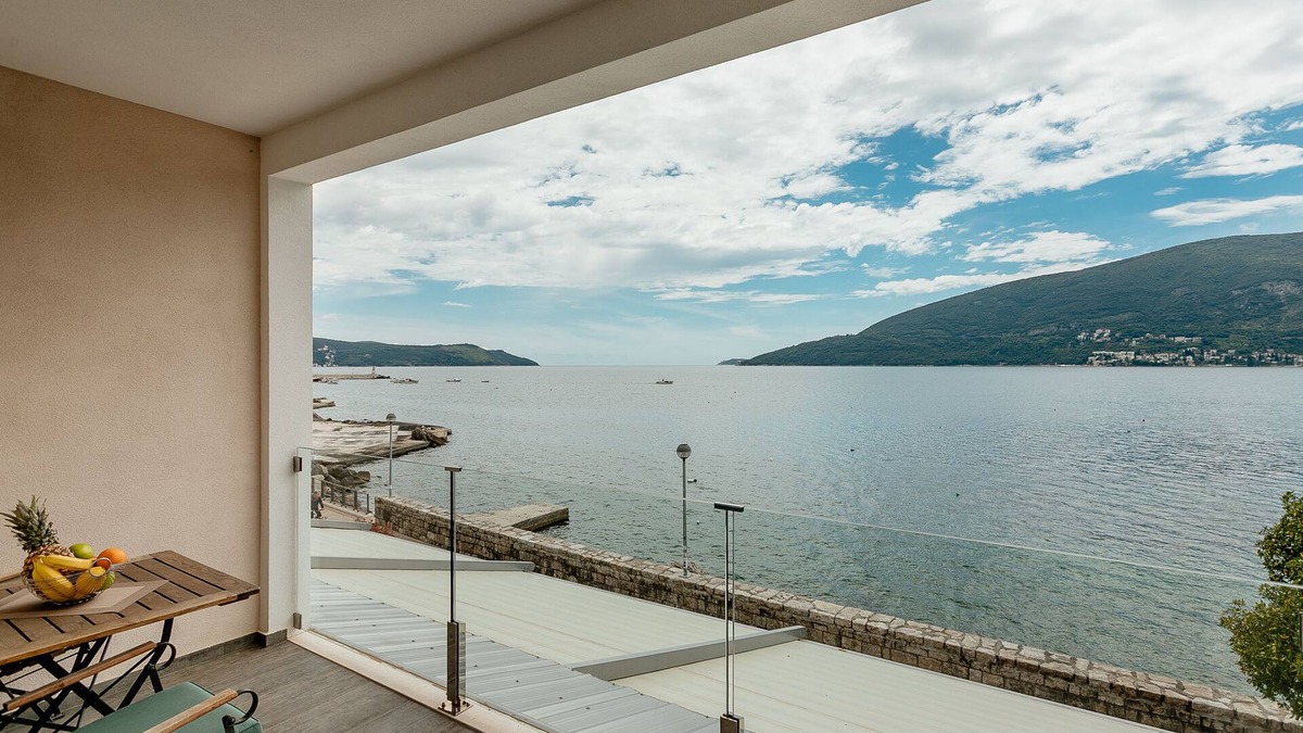 Herceg Novi Apartment | Studio with Beautiful Sea View