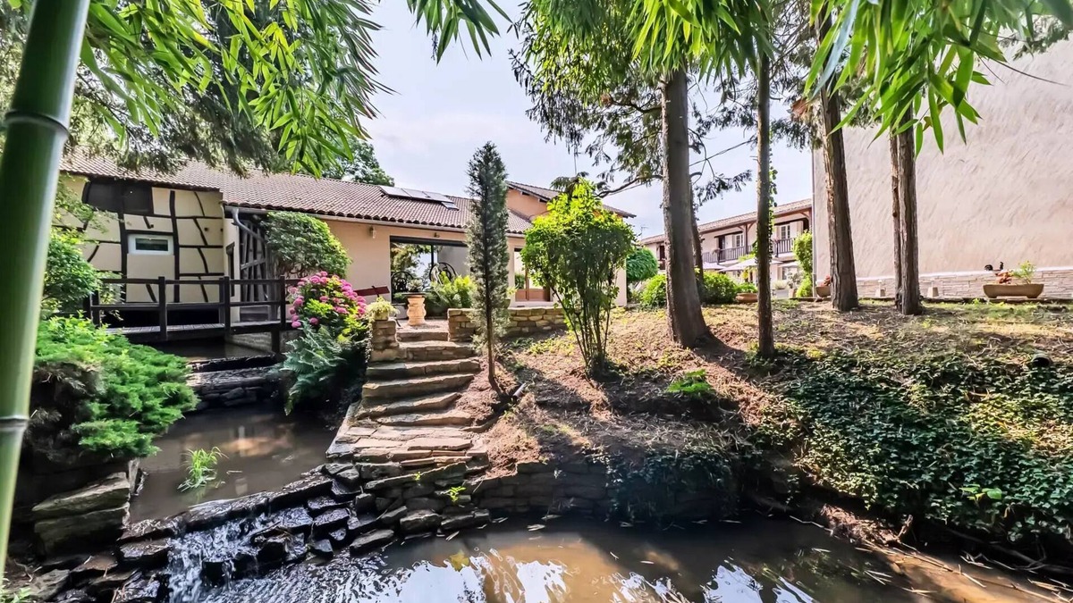 Arbigny Villa | Studio with jacuzzi sleeps 6