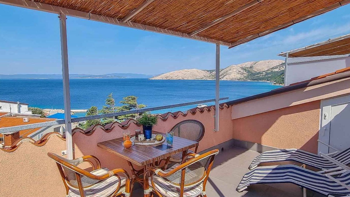 Stara Baska Apartment | Studio with terrace and sea view