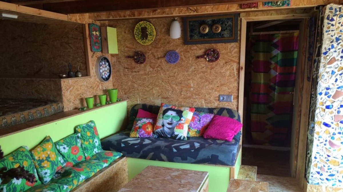 Santa Susanna Apartment | STUDIO ZEN APARTMENTS PISTACHO