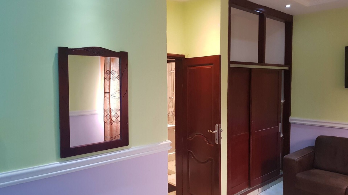 Douala Apartment | Studio1 (creamy honey) Residence Kuwait City. (bonamoussadi) banged