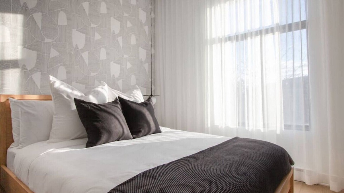 Plateau Mont Royal Apartment | Studio14/Plateau/St-Denis/Terraces/SelfCheck-In/AC