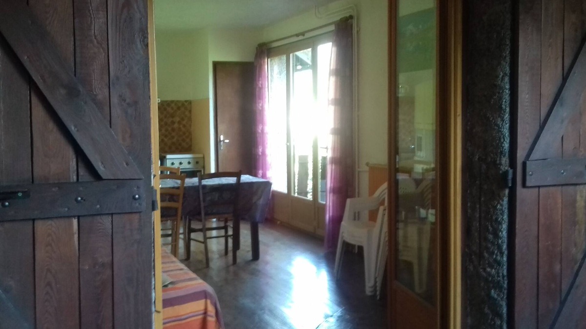 Embrun Apartment | Studios in chalets with private parking.