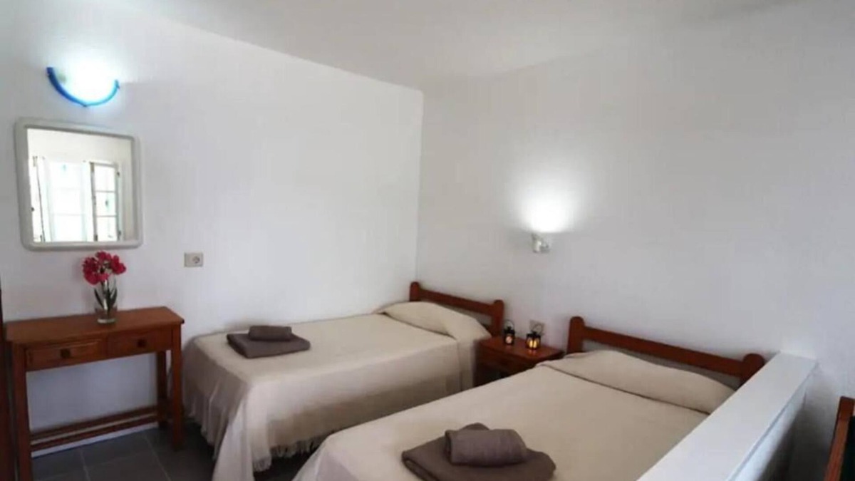 Los Lagos Apartment | study on the front line