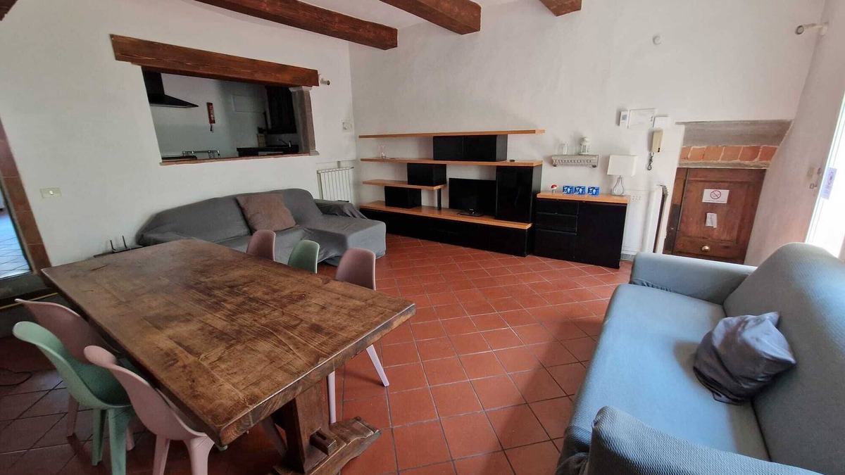San Lorenzo Apartment | Stufa Apartment - Three Bedroom Apartment, Sleeps 6
