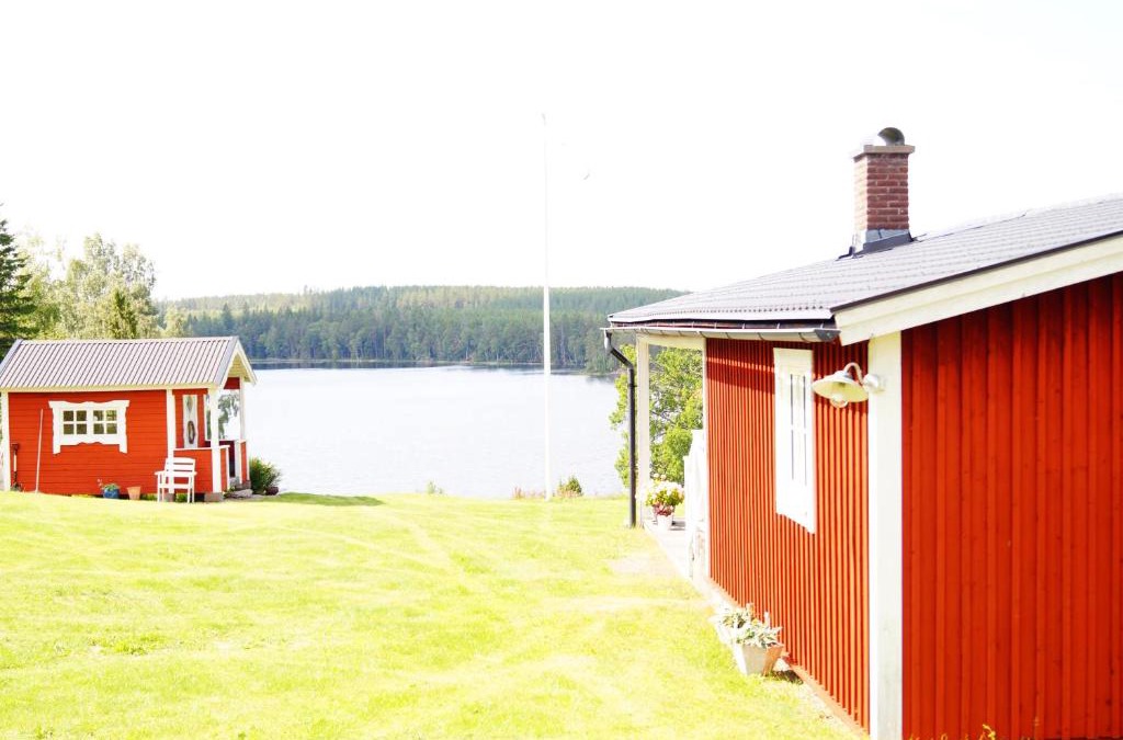 Bruzaholm House | Stuga med sjöutsikt.