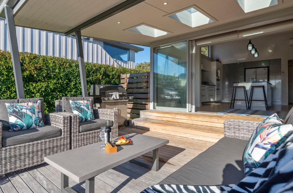 Wharewaka House | Stunner on Stanley - Wharewaka Holiday Home