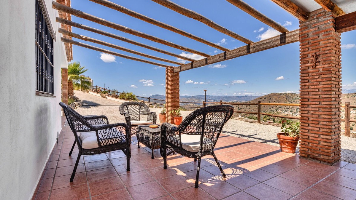 Canillas de Aceituno Cottage | Stunnig Family friendly Private Villa with Amazing views & Large Pool