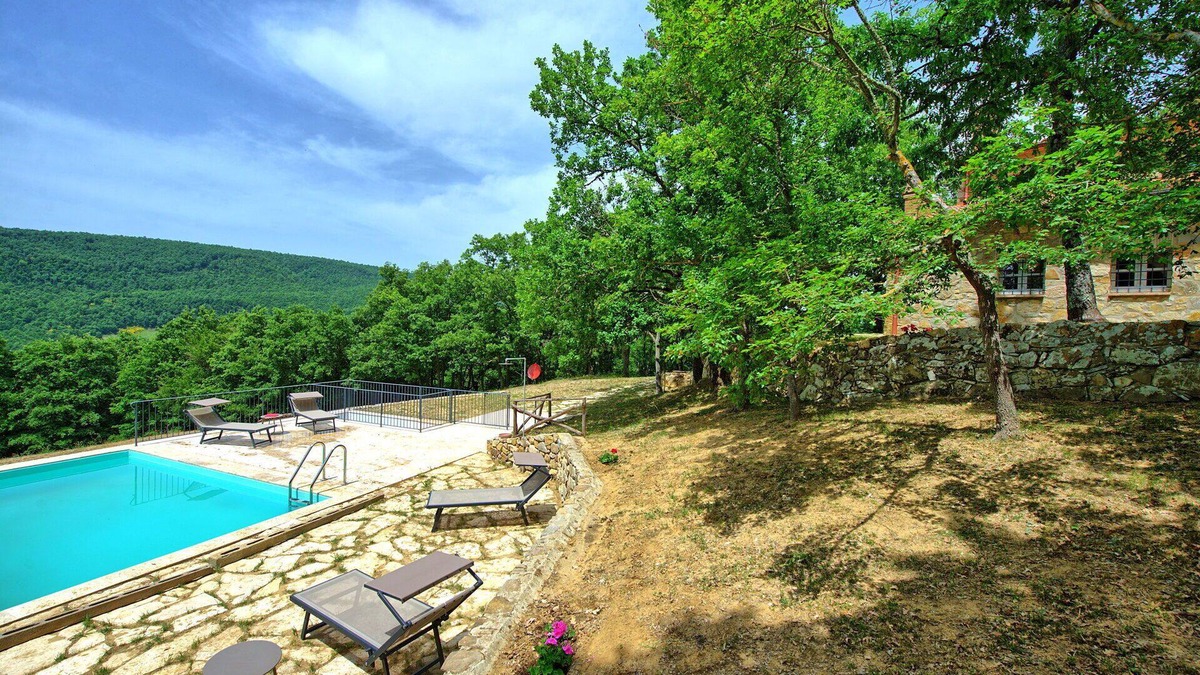 San Casciano dei Bagni Villa | Stunning private villa for 10 people with A/C, private pool, WIFI and panoramic view