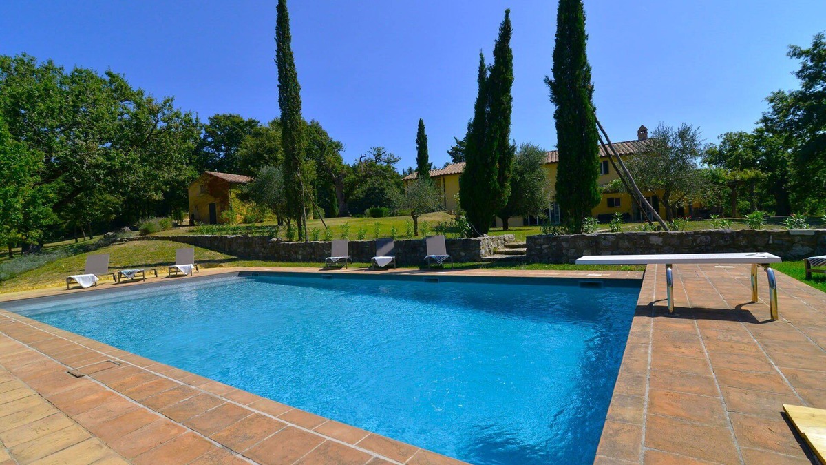 San Casciano dei Bagni Villa | Stunning private villa for 10 people with private pool, WIFI, TV, patio and panoramic view