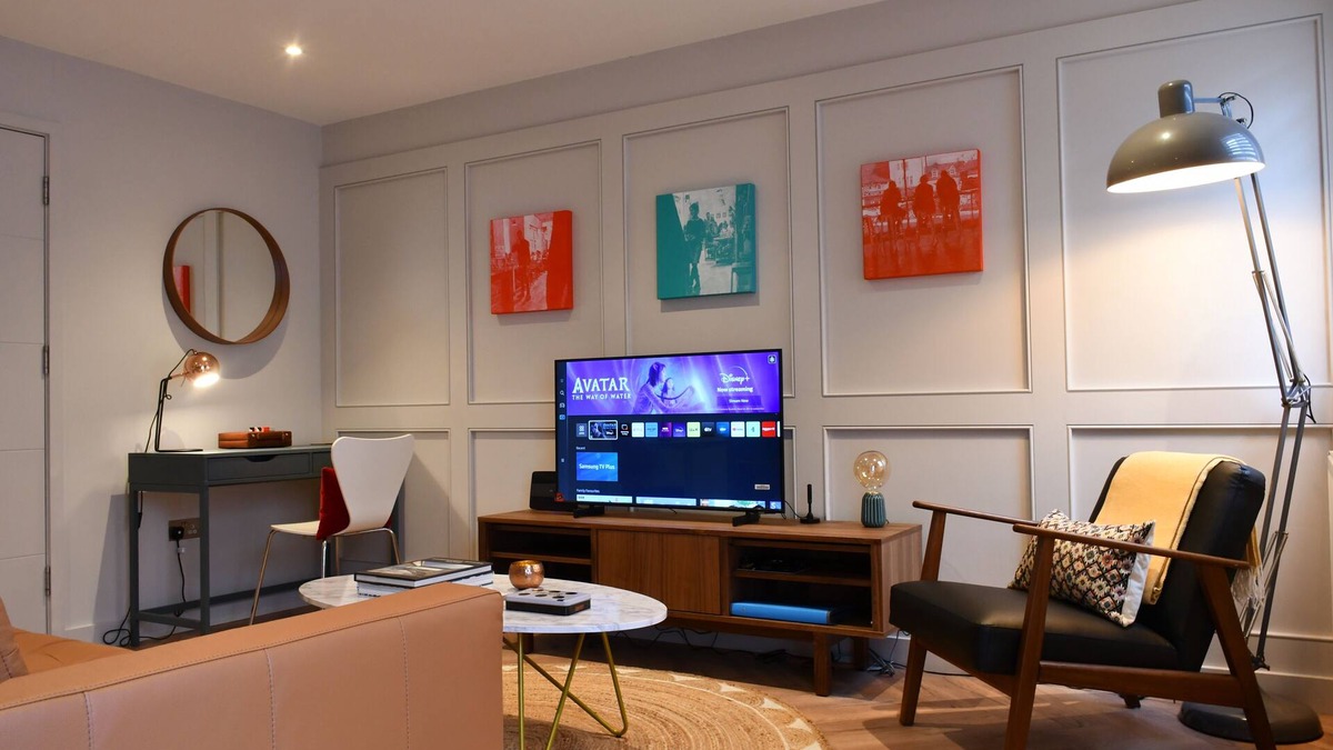 Ealing Common Apartment | Stunning 1 Bed Apartment W5