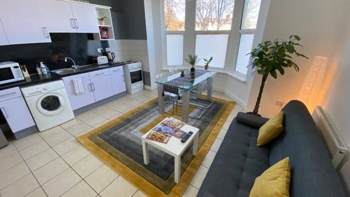 Adamsdown Apartment | Stunning 1 Bed spacious Apartment for EVENTS-Central Cardiff