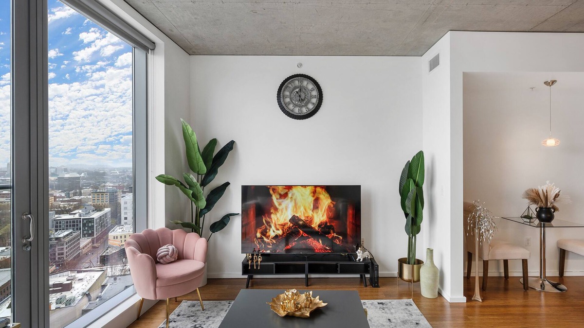 Downtown Portland Apartment | Stunning 1BR Apartment with Modern Amenities in Prime Location- Available Now!