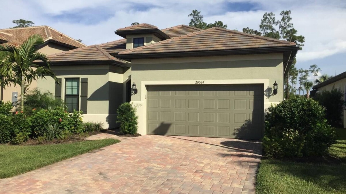 Estero House | Stunning 2,000 square foot luxury home with Resort Amenities, minutes to golf