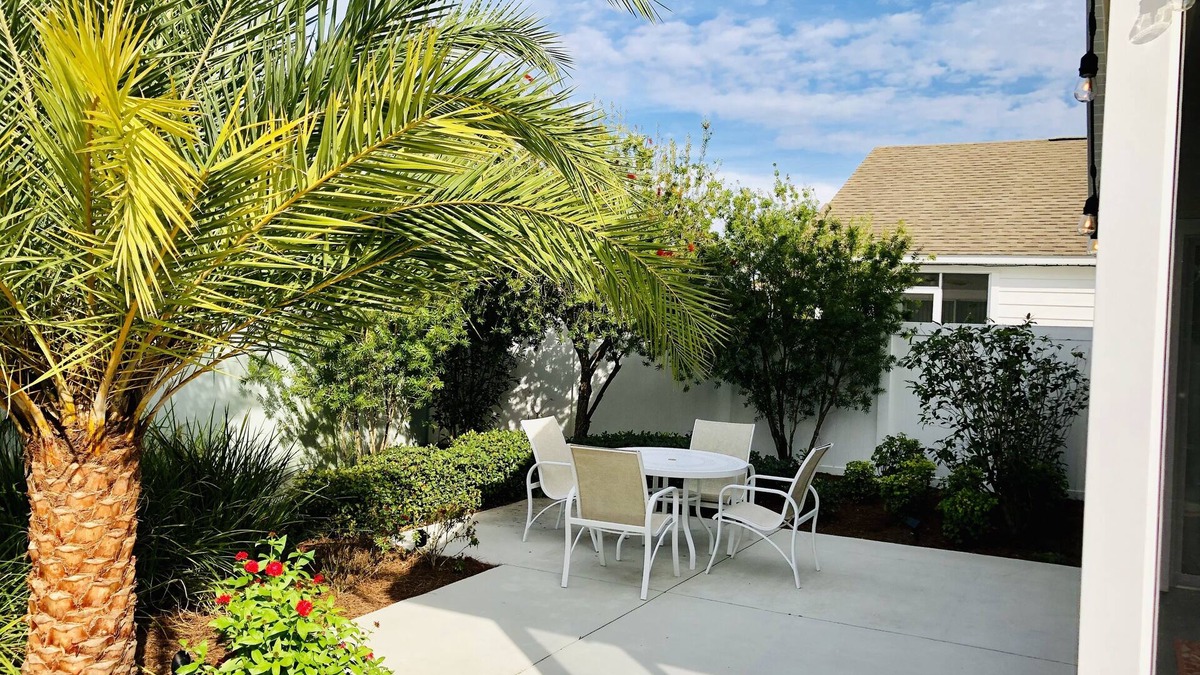 Lake Sumter Landing Villa | Stunning 2/2 Villa in Creekside Landing adjacent to Lake Sumter Landing w/Cart