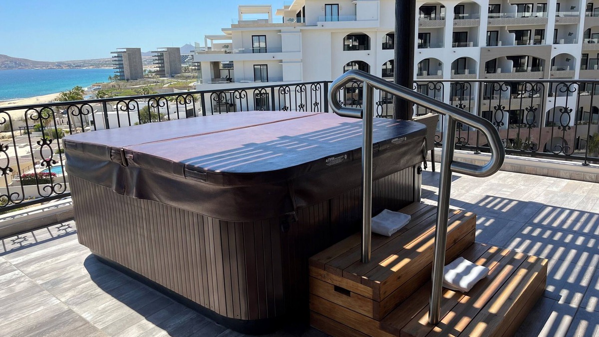 El Rosarito Condo | Stunning 2 B/R ocean front condo near Cabo San Lucas