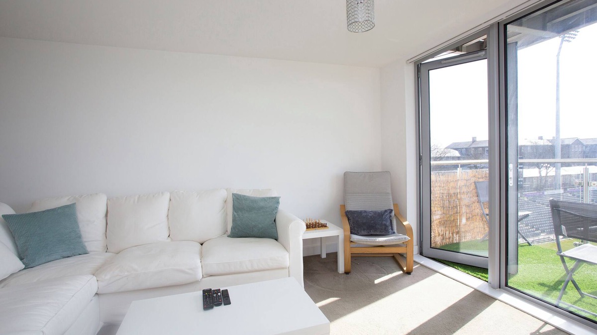 Horfield Apartment | Stunning 2 BDR Flat Ashley Down Cricket