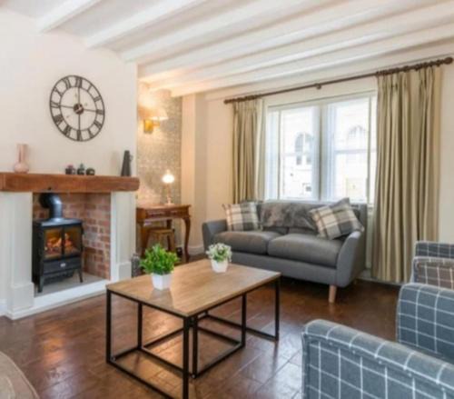 Dobcross House | Stunning 2 bed Cottage in Saddleworth