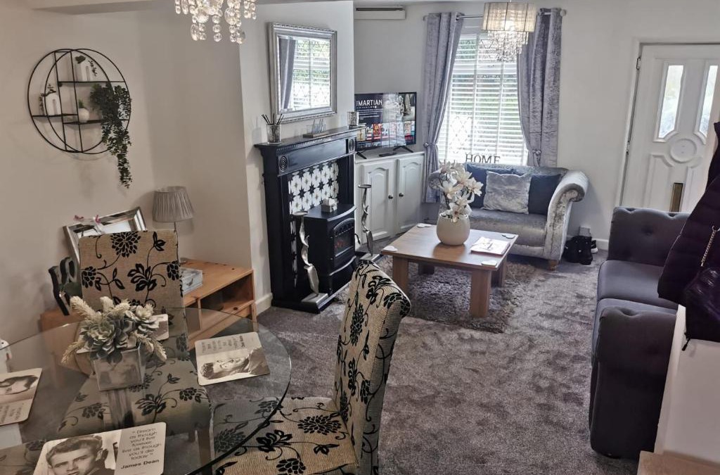 Macclesfield House | Stunning 2-Bed House in Macclesfield Cheshire