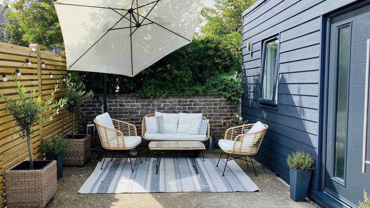 Eastbourne Apartment | Stunning 2-Bed self contained oasis in Eastbourne