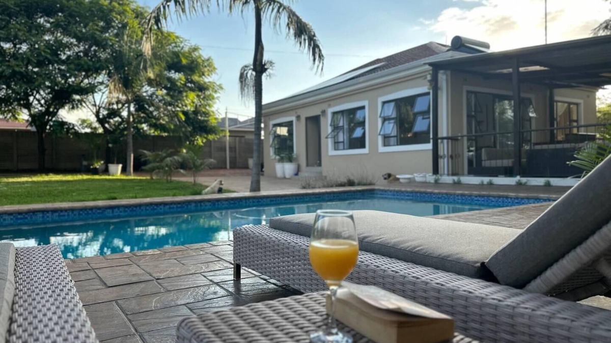 Harare Apartment | Stunning 2 bed with pool - 2275