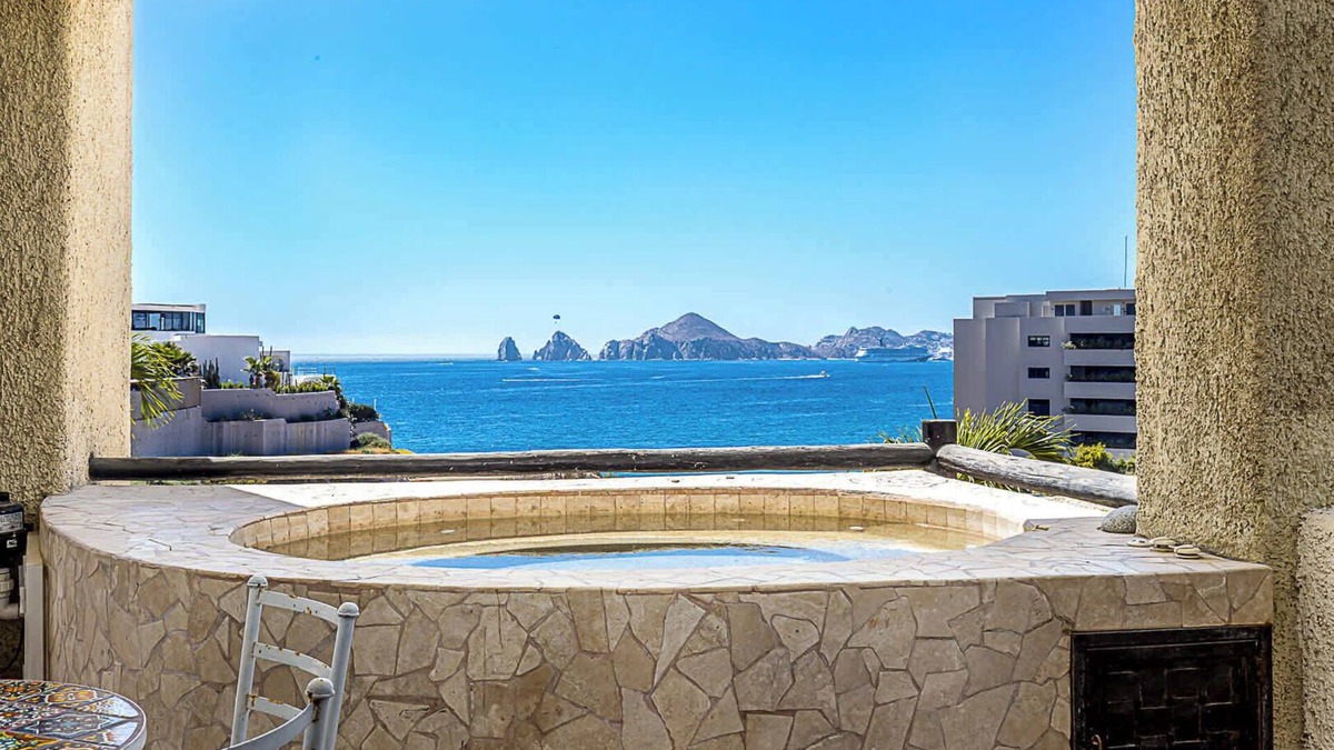 Cabo Bello Apartment | Stunning 2 BR with Ocean Views & Jacuzzi by the Beach