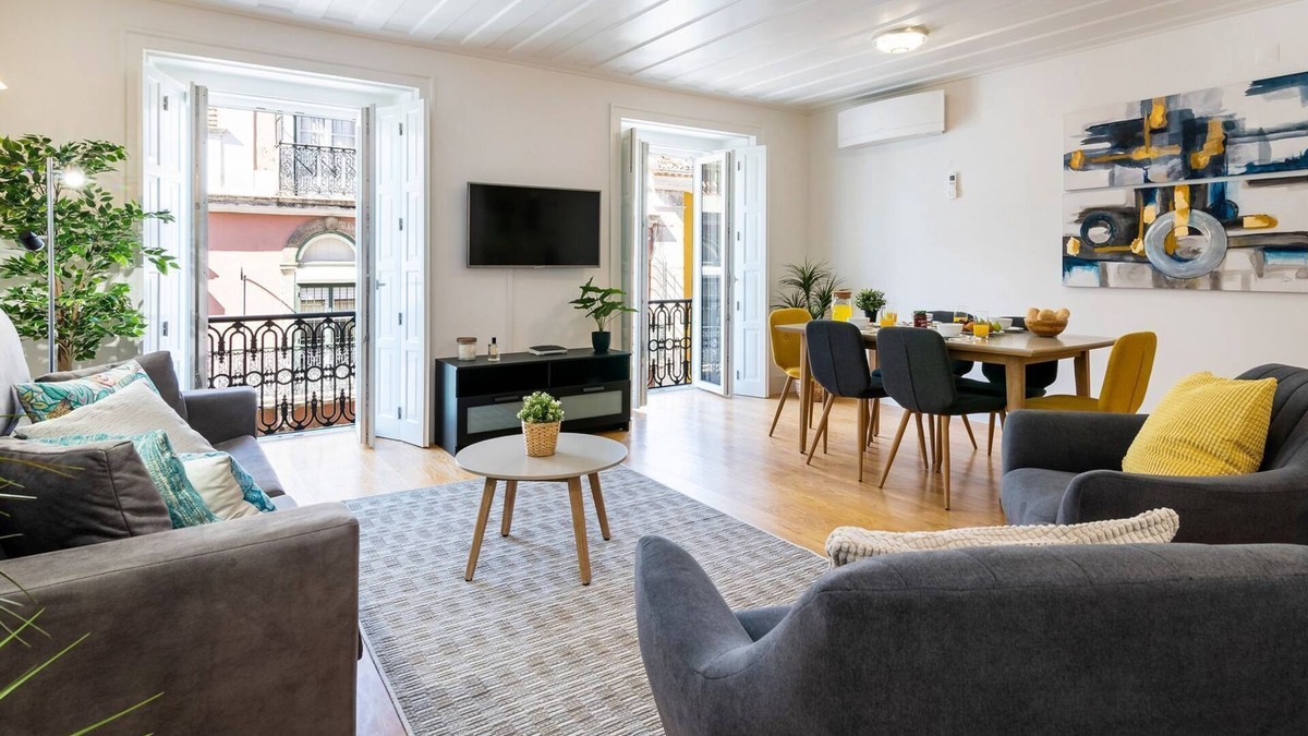 Encarnacao Apartment | Stunning 2BDR Apartment in Chiado by LovelyStay