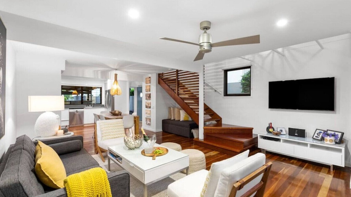Maroochydore House | Stunning 2bed/2bth-CottonTrees 3BLK Beach/Dogs OK