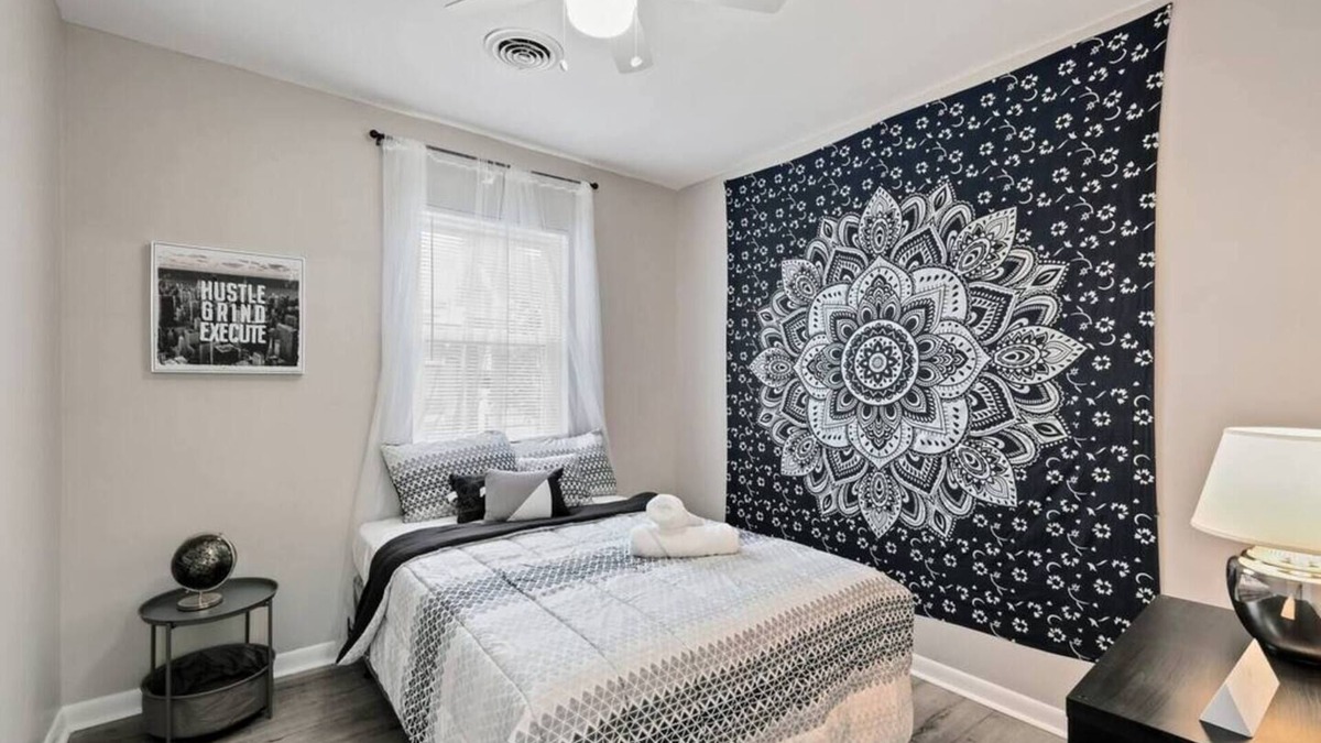 Bella Vista Apartment | Stunning 2BR in City Center