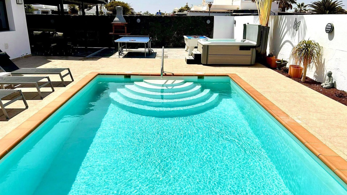 Playa Blanca Villa | Stunning 3 Bed 2 Bath Villa in Playa Blanca