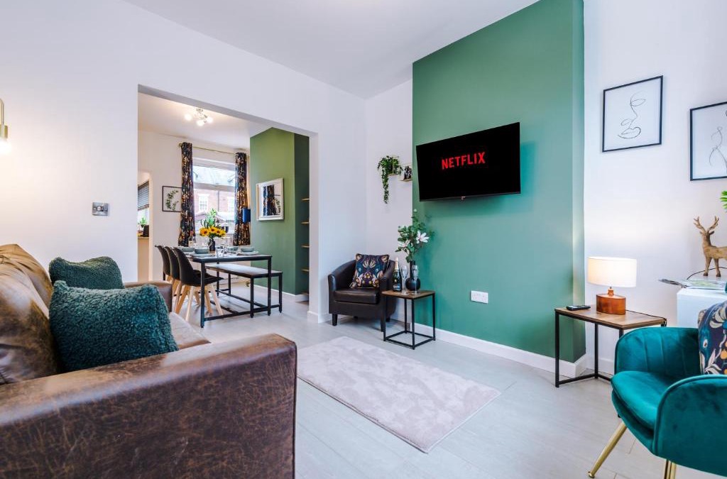 Nantwich House | Stunning 3-bed home in Nantwich by 53 Degrees Property - Amazing location, Ideal for Groups - Sleeps 6