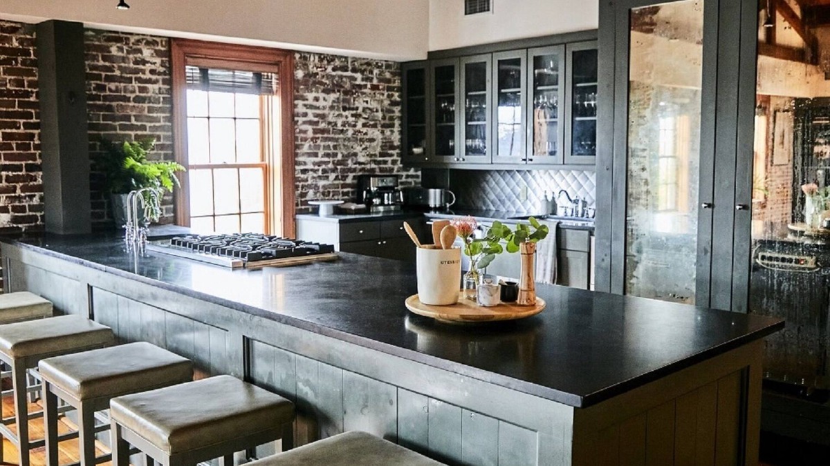Ansonborough Apartment | Stunning 3 Bedroom Loft with Upscale Hotel Amenities
