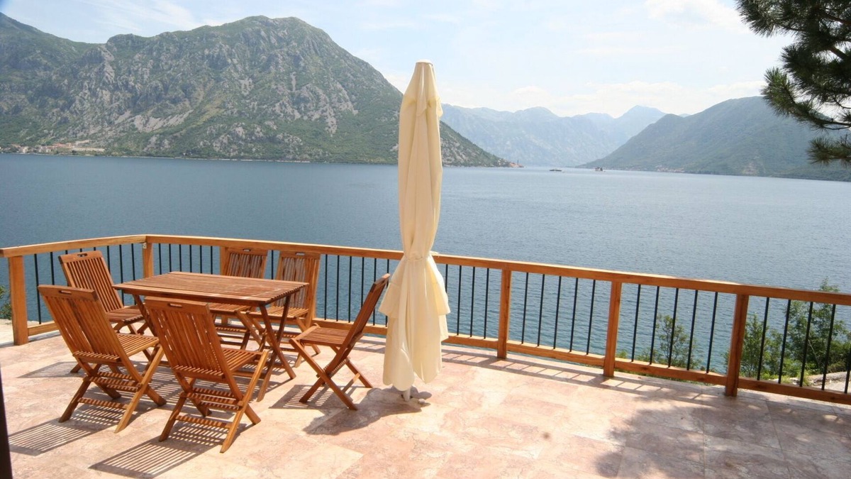 Strp House | Stunning 3 bedrooms house over looking Perast islands
