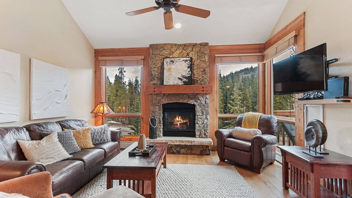 Keystone House | Stunning 3 BR Townhome in Keystone! Enjoy the complex hot tub after a long day o