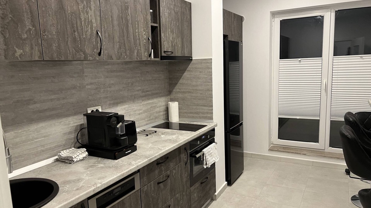 Militari Apartment | Stunning 3-Room Penthouse W10+W11