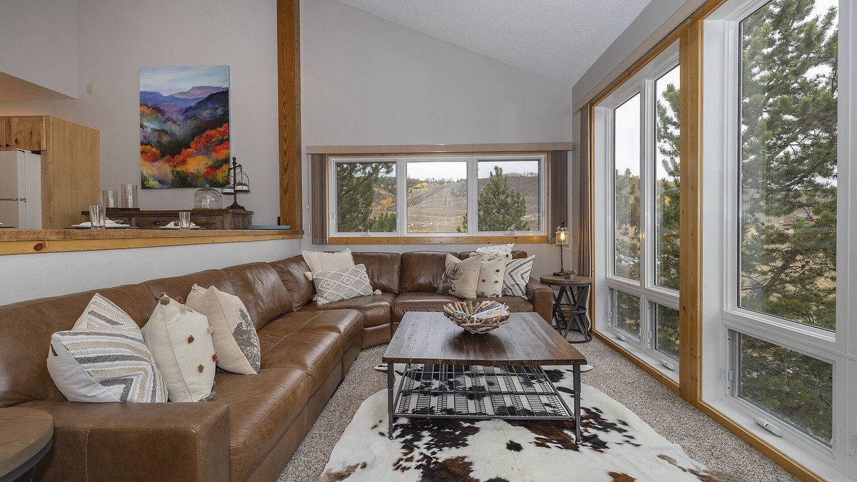 Silvercreek Condo | Stunning 3B/3B ski in/out mtn retreat w/steam shower & Mountain View’s!