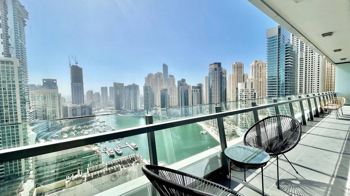 Dubai Marina Apartment | Stunning 3B spacious Marina View with Balcony