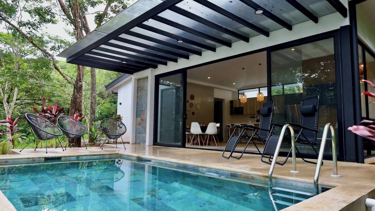 Junquillal Villa | Stunning 3BR Villa Near Beach: w/Pool*Gym*Jungle