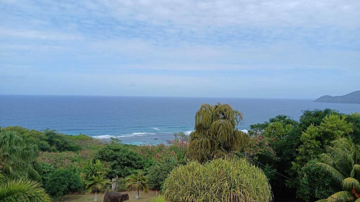 Anse Royale Villa | Stunning 3BR Villa with Exceptional Views - Steps from Beach & Local shops