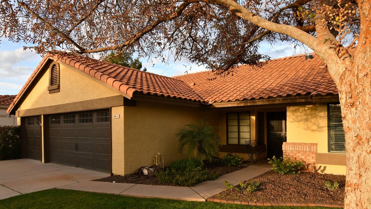Val Vista Lakes House | Stunning 4 bdr (2 Masters) sleeps 11+ single story w/Pool in Val Vista Lakes